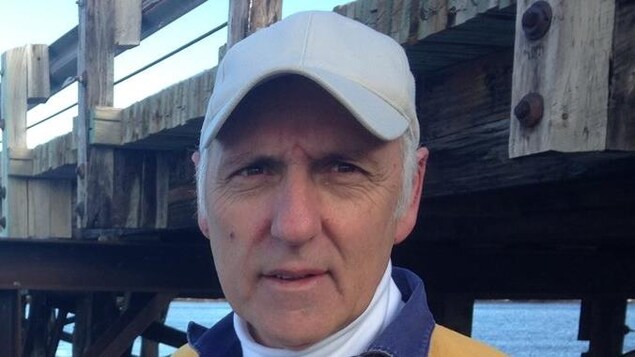 Roger St-Pierre, qui a lutté pour l'obtention d'un nouveau pont à Landry Office, lance une pétition en ligne pour la tenue d'une enquête publique et indépendante sur la gestion de la crise du verglas au Nouveau-Brunswick. Roger St-Pierre, qui a lutté pour l'obtention d'un nouveau pont à Landry Office, lance une pétition en ligne pour la tenue d'une enquête publique et indépendante sur la gestion de la crise du verglas au Nouveau-Brunswick.