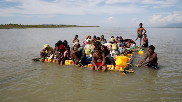 Depuis le mois d'août 2017, quelque 600 000 Rohingyas ont fui le Myanmar en raison des persécutions dont leur communauté est victime. Depuis le mois d'août 2017, quelque 600 000 Rohingyas ont fui le Myanmar en raison des persécutions dont leur communauté est victime.