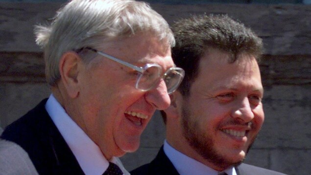 Roméo LeBlanc et le roi de Jordanie Roméo LeBlanc et le roi de Jordanie