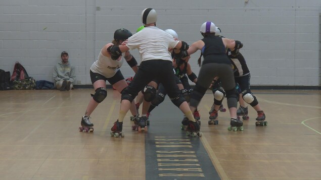 Une partie de roller derby à Ottawa Une partie de roller derby à Ottawa
