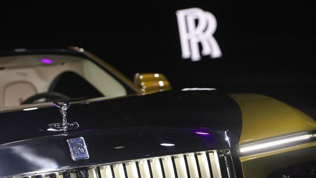 Ventes records de voitures Rolls-Royce, loin de la crise du coût de la vie