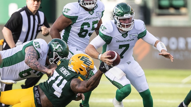 Les Roughriders remportent 26-16 contre les Elks et conservent leur fiche parfaite