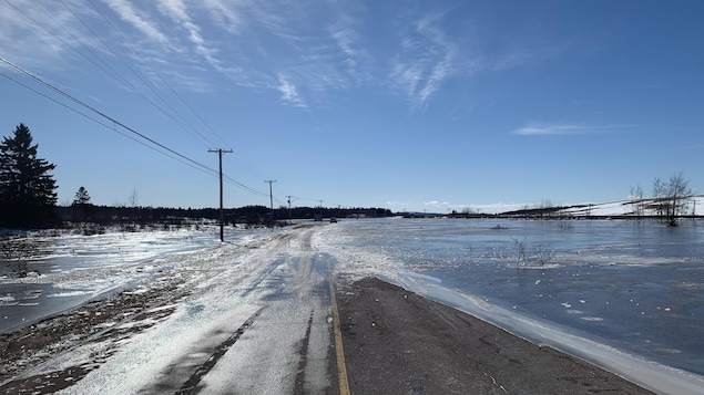 Plusieurs routes coupées ou partiellement enneigées et glacées au Nouveau-Brunswick