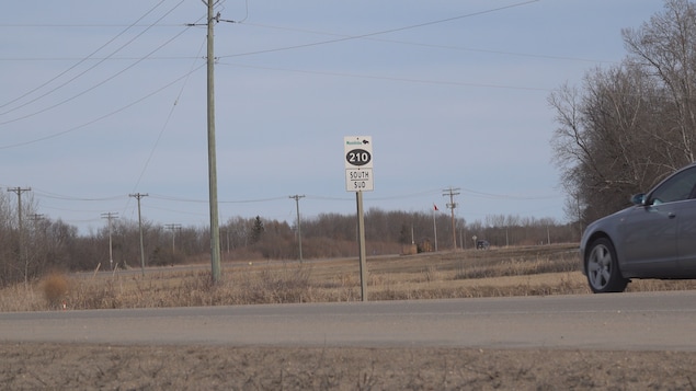 Panneau de la route provinciale 210.
