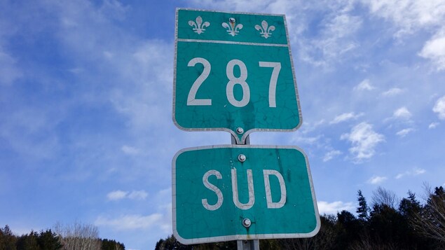 Une affiche signalétique de la route 287, à Mont-Carmel.