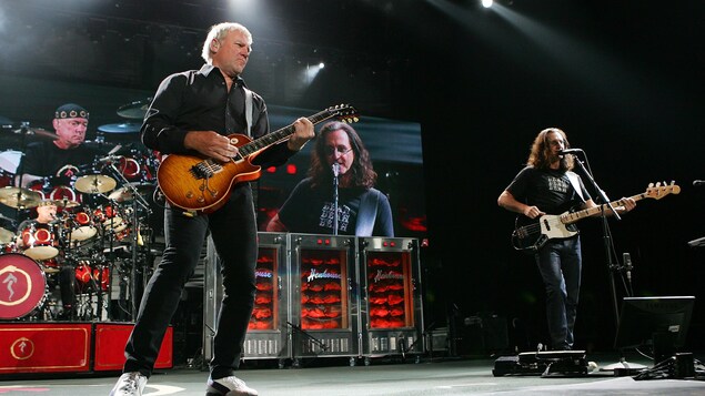 Le guitariste de Rush, Alex Lifeson, rend hommage en musique à Neil Peart