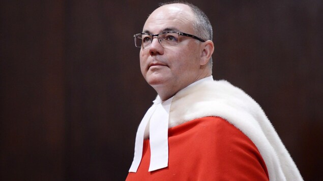 Le juge Russell Brown nie des allégations concernant une altercation en Arizona