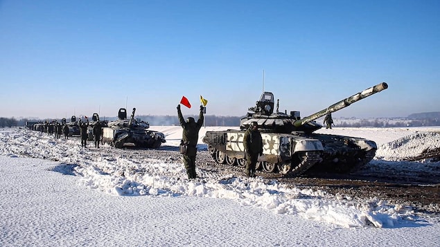 La Russie rappelle des militaires stationnés à la frontière ukrainienne
