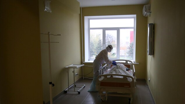 COVID : record de contaminations en 24 heures en Russie, malgré la semaine chômée