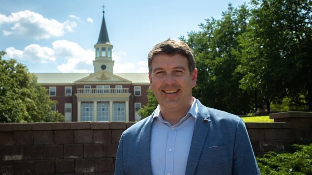 Ryan Sullivan, St. Thomas University's associate vice president of enrolment, said the university wants to help bridge the gap for students whose academic pursuits have been disrupted by conflict. (St. Thomas University)