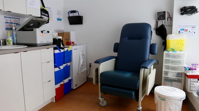 Une salle de consultation à la clinique SABSA. Une salle de consultation à la clinique SABSA.