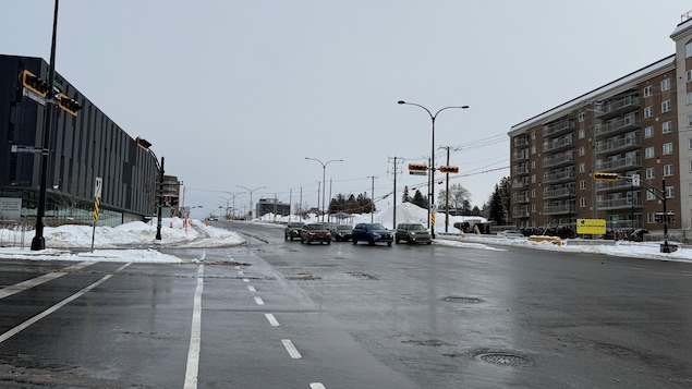 L'intersection du boulevard Guillaume-Couture et de la rue Saint-Omer.