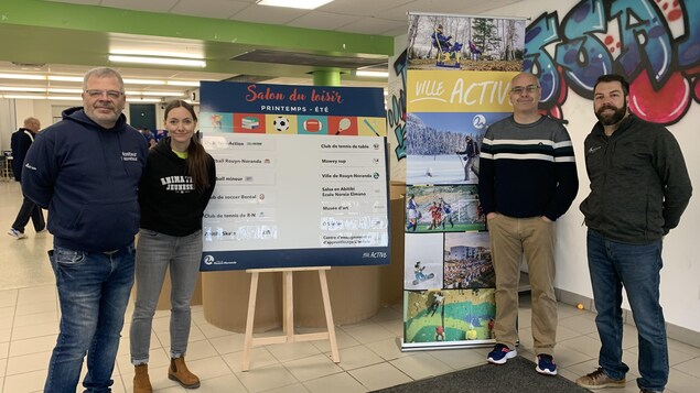 Parents et enfants défilent au Salon du loisir de Rouyn-Noranda