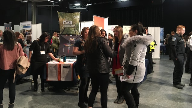 Penurie De Main D Oeuvre 40 Plus D Employeurs Au Salon Stage Et Emploi A Rouyn Noranda Radio Canada Ca