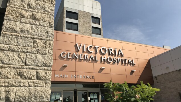 Victoria Hospital and WRHA sign declaration to improve care in French