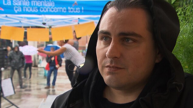 Dominic, qui a notamment souffert de dépression, a participé à la manifestation.
