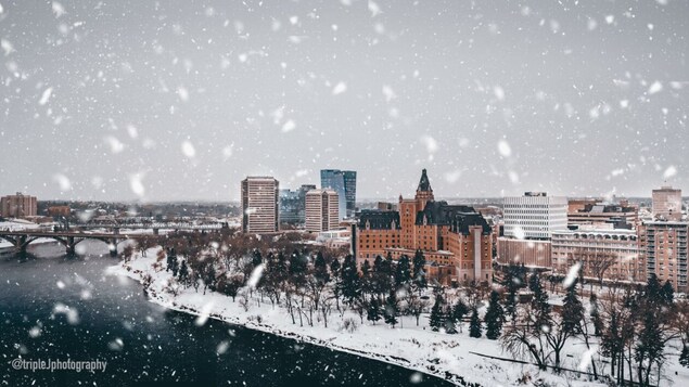 La ville de Saskatoon, sous un manteau de neige.