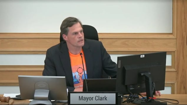 Le maire de la ville de Saskatoon Charlie Clark