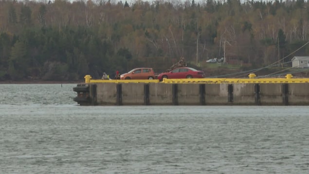 Trois personnes secourues après le naufrage de leur bateau près de Georgetown