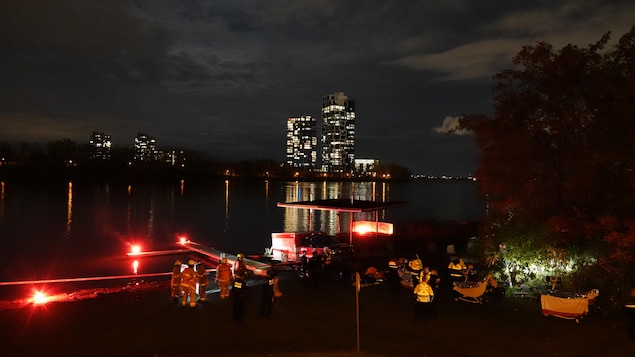 Opération de sauvetage pour retrouver un pompier tombé dans le Saint-Laurent