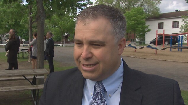 Le ministre Sébastien Proulx Le ministre Sébastien Proulx