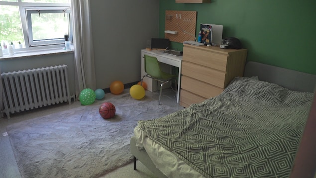 Une chambre à coucher.