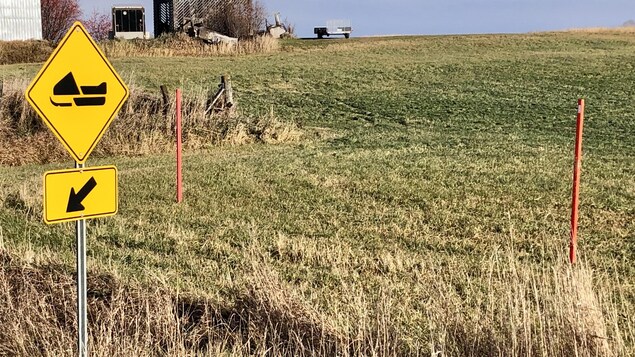 Lac-Saint-Jean-Est : l’entente entre les motoneigistes et les agriculteurs renouvelée