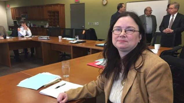 Serenity Perry de la Première Nation Fort William est membre non votant à la Commission des services policiers de Thunder Bay. Serenity Perry de la Première Nation Fort William est membre non votant à la Commission des services policiers de Thunder Bay.
