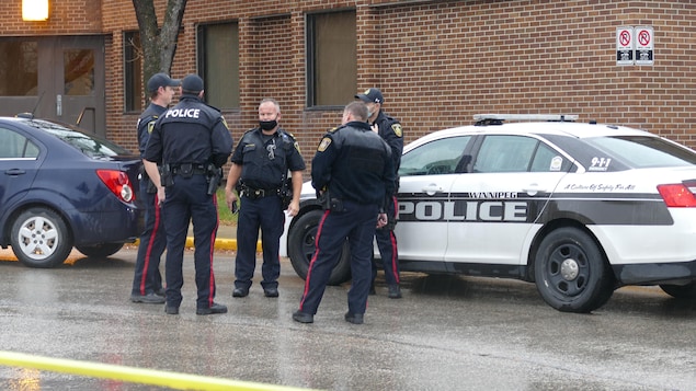 Un employé d’un hôpital de Winnipeg soupçonné de deux meurtres et d’agression grave