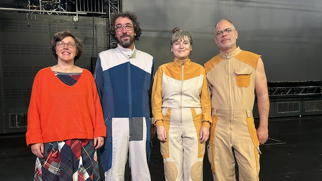 La metteure en scène Christelle Derré, le guitariste David Couturier, la claviériste Anne Dussidour et le batteur Bertrand Péquériau.