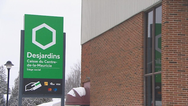 L'affiche de la caisse Centre-de-la-Mauricie en hiver.