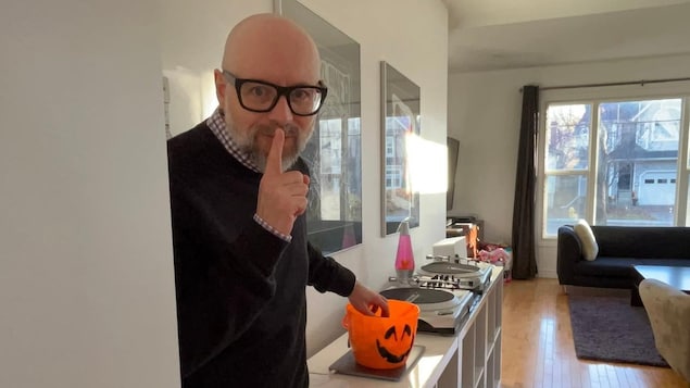 First Person  | Stealing your kids' Halloween candy is a time-honoured tradition I'm happy to embrace - Vimarsana News