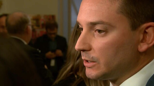 Plan rapproché de Simon Jolin-Barrette.