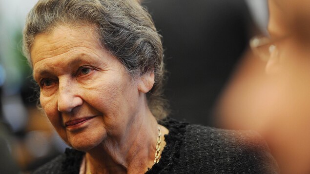 Simone Veil en 2010. Simone Veil en 2010.