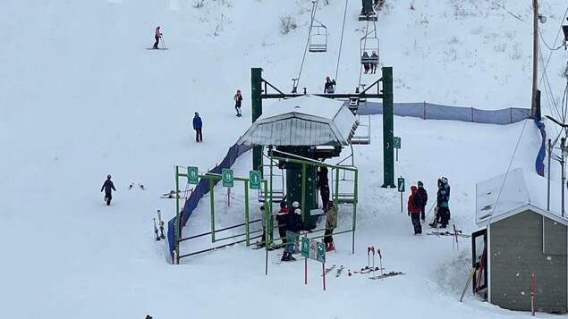 La remontée mécanique du club Tobo-Ski de Saint-Félicien réparée