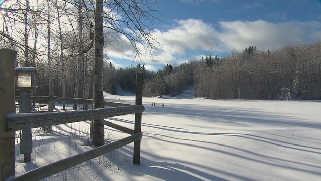 Les centres de ski malmenés par le verglas et le grésil