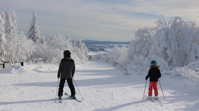 Les skieurs pourront dévaler les pentes du Parc du Mont-Comi dans une semaine