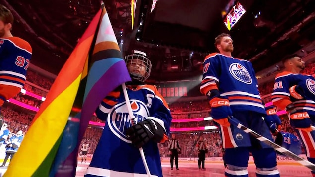 Les Oilers d’Edmonton continueront leur soirée de la Fierté malgré la décision de la LNH