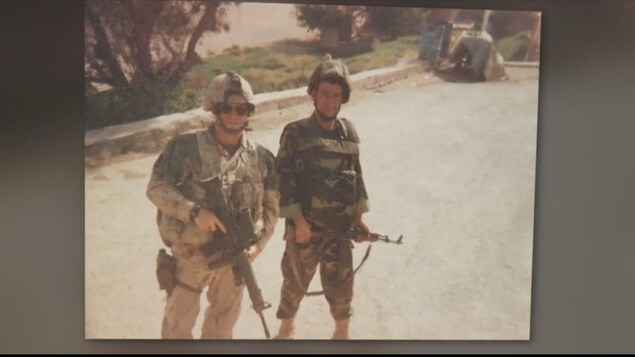 Léo Bertrand a été au sein des Forces armées canadienne pendant plus de 10 ans. Léo Bertrand a été au sein des Forces armées canadienne pendant plus de 10 ans.
