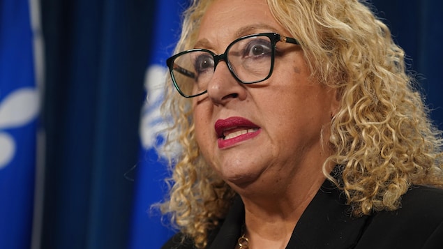 Sona Lakhoyan Olivier modifiera ses pancartes électorales pour ménager le PLQ