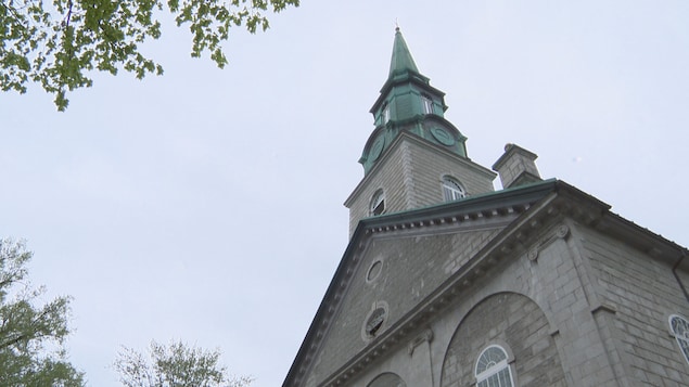 Alors que se termine la Semaine du patrimoine, près de 35 sonneurs de cloches sont réunis à Québec pour partager des connaissances à propos d'un art appelé le «change ringing», qui n'a pratiquement pas changé au fil des siècles.