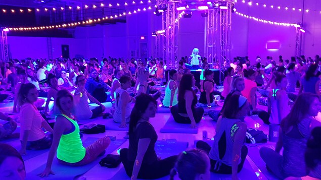 L'événement de yoga Soul Pose au Complexe capitale hélicoptère