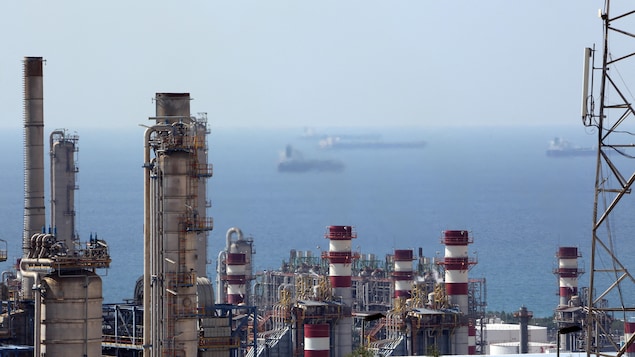 Washington allège ses sanctions contre le pétrole iranien pour faire baisser les cours
