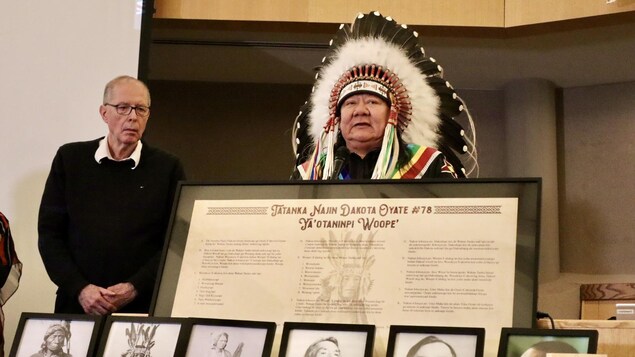 Une cérémonie soulignant la déclaration de souveraineté de la Nation Dakota de Buffalo Standing, en Saskatchewan, le 22 février 2024.