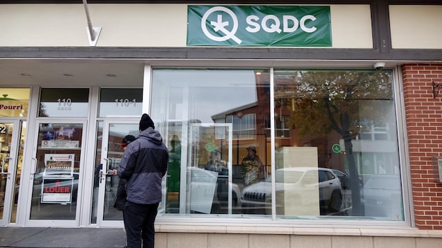 La Sqdc Revoit A La Baisse Ses Ambitions Pour L Expansion De Son Reseau Radio Canada Ca