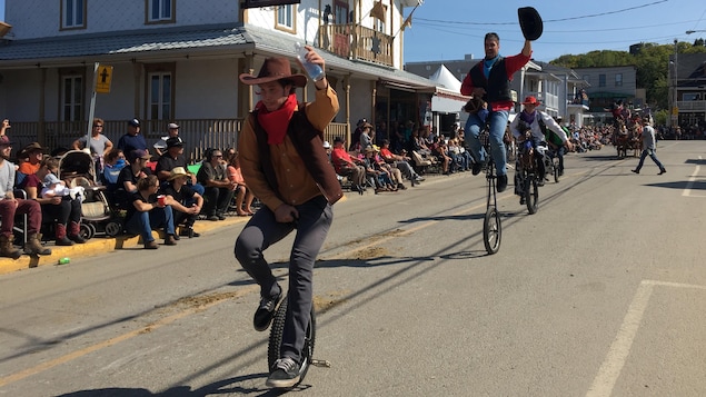Le Festival western de Saint-Tite bat son plein. Le Festival western de Saint-Tite bat son plein.