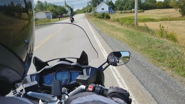 Une motocycliste est gravement blessée après une sortie de route