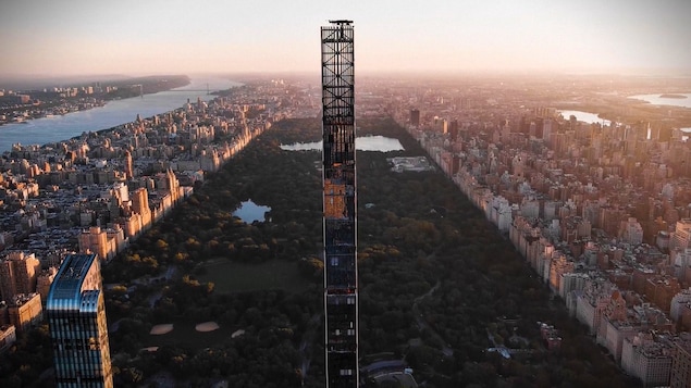 La Steinway Tower devant Central Park.