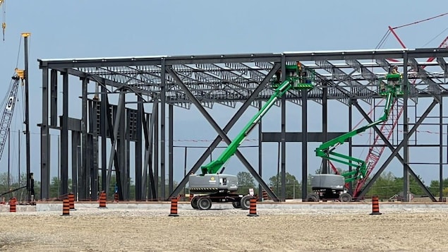 Dispute avec Ottawa : Stellantis arrête la construction de son usine de batteries