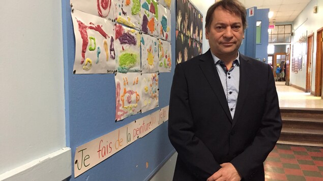 Stéphane Garneau, directeur de l'école primaire Saint-Jean-de-la-Lande à Montréal, prend sa retraite à la fin de l'année scolaire.